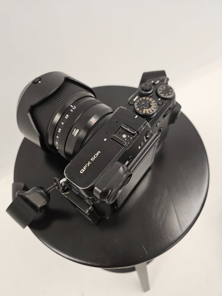 FUJIFILM GFX 50R – Medium Format Body Only