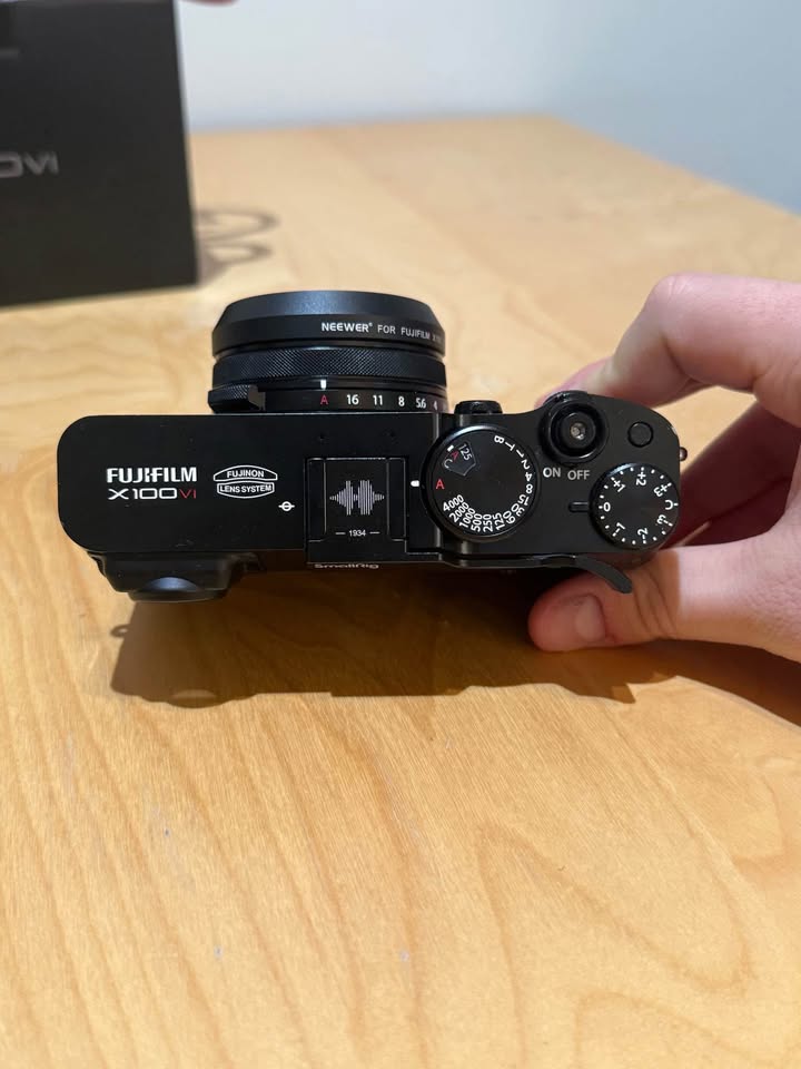 Fujifilm X100VI (Black) – Lightly Used, Excellent Condition