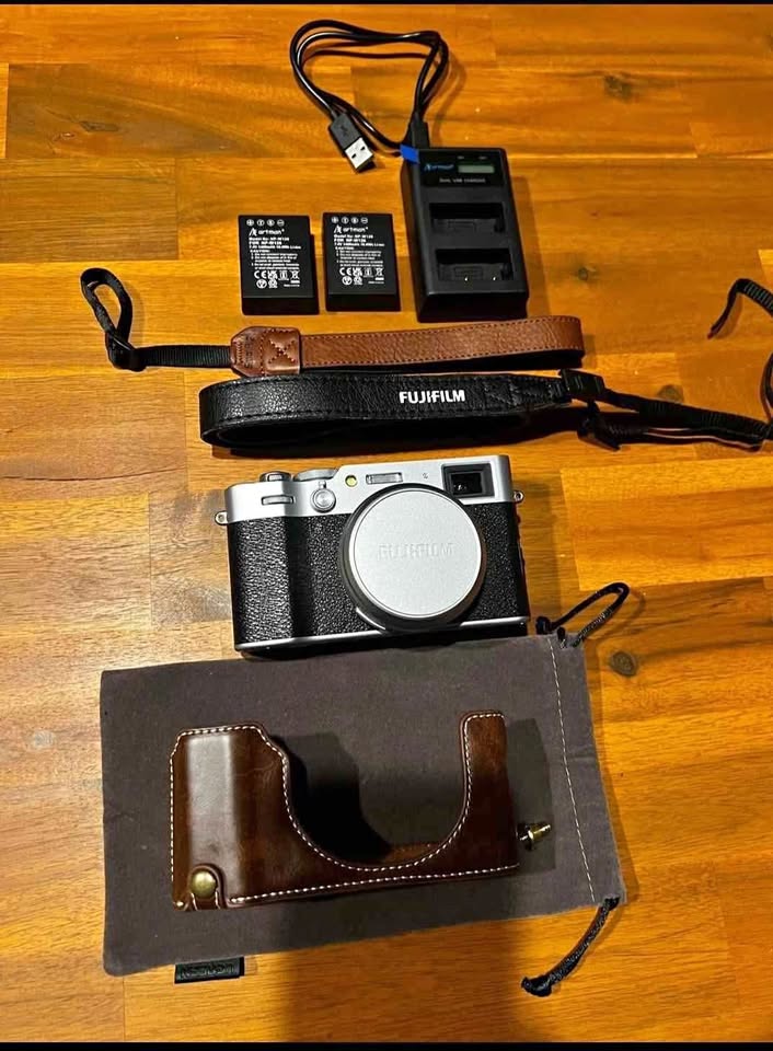 Fujifilm X100VI 40.2 MP Digital Camera Silver