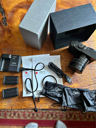 Leica Q2 Full-Frame Digital Camera + 2 Batteries