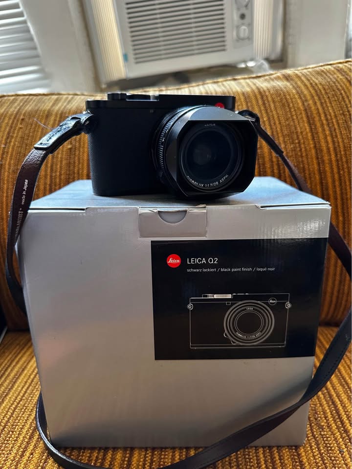 Leica Q2 Full-Frame Compact Camera + Accessories
