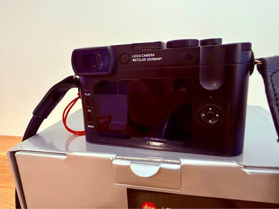 Leica Q2 Monochrom – Full Box, Accessories Included