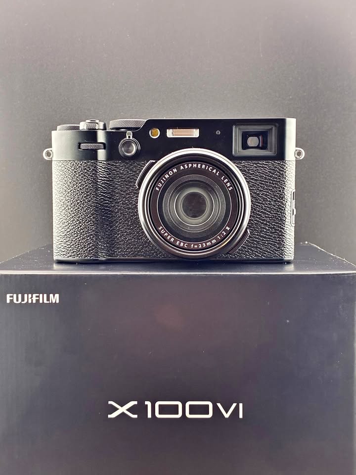 Fujifilm X100VI – Black 40MP IBIS Digital Camera
