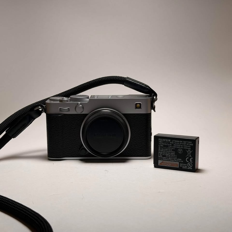 Fujifilm X-E5 – Like New