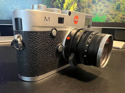 Leica M Type 240  Silver Camera Body + 2 Battery + Charger