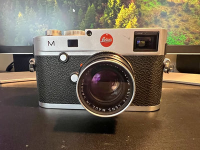 Leica M Type 240  Silver Camera Body + 2 Battery + Charger
