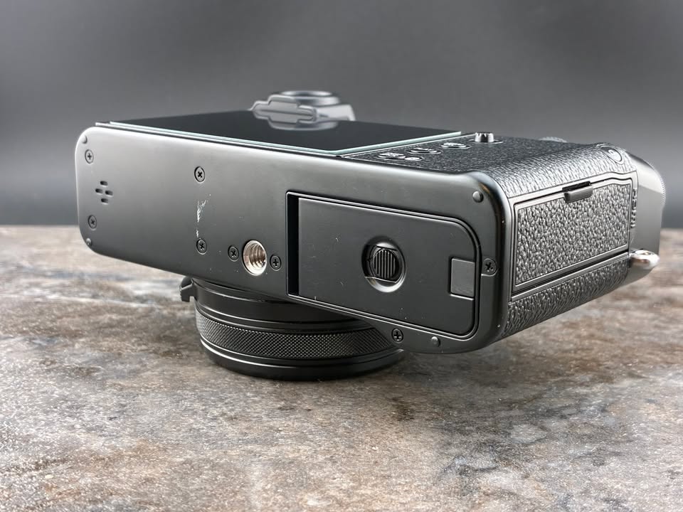 Fujifilm X100VI – Black 40MP IBIS Digital Camera