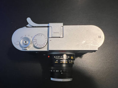 Leica M Type 240  Silver Camera Body + 2 Battery + Charger