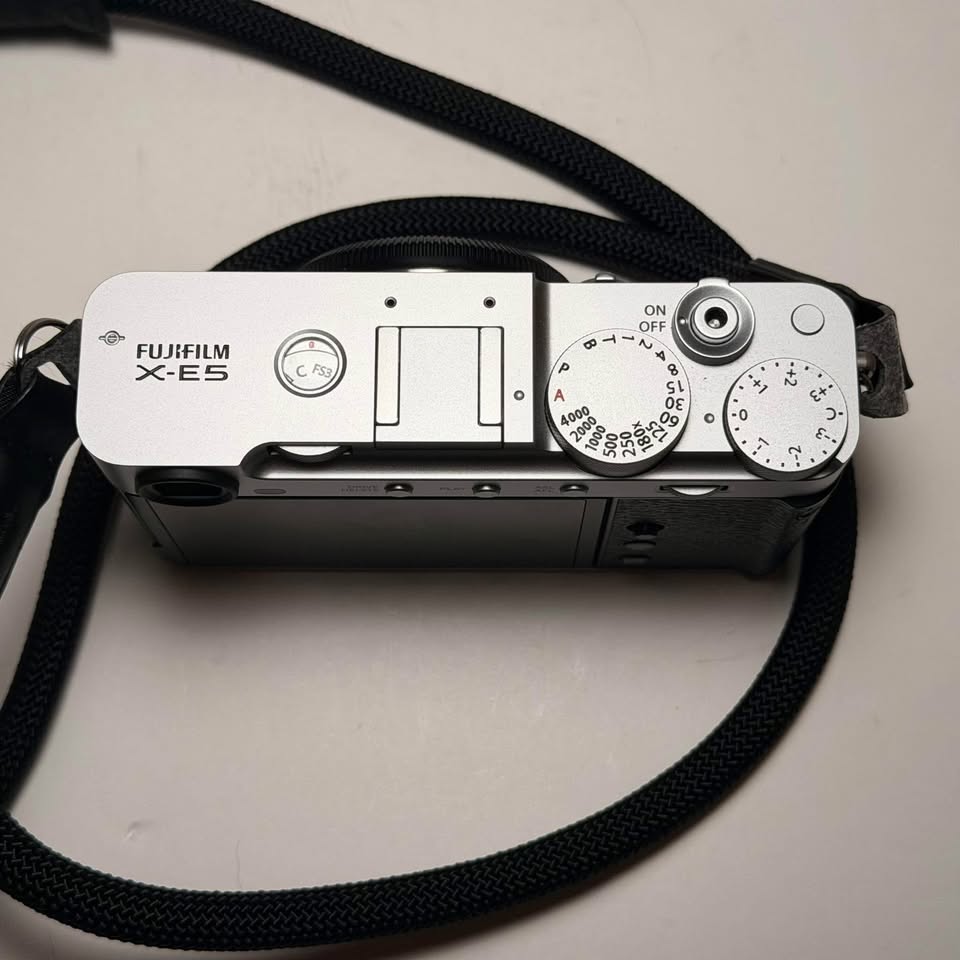 Fujifilm X-E5 – Like New