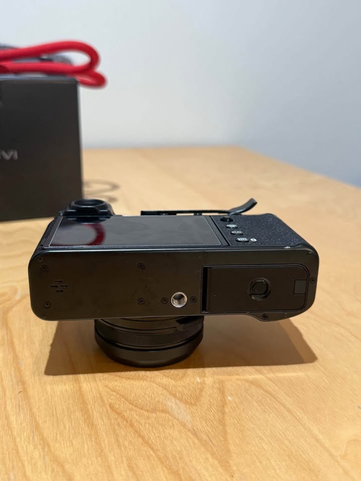 Fujifilm X100VI (Black) – Lightly Used, Excellent Condition